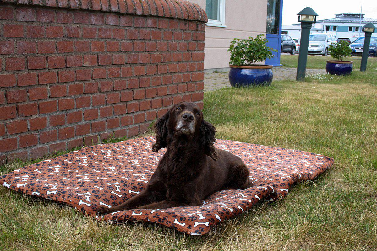 Juunik Madrass Brunsvarta Tassar/vitaben Xxl 135x95cm