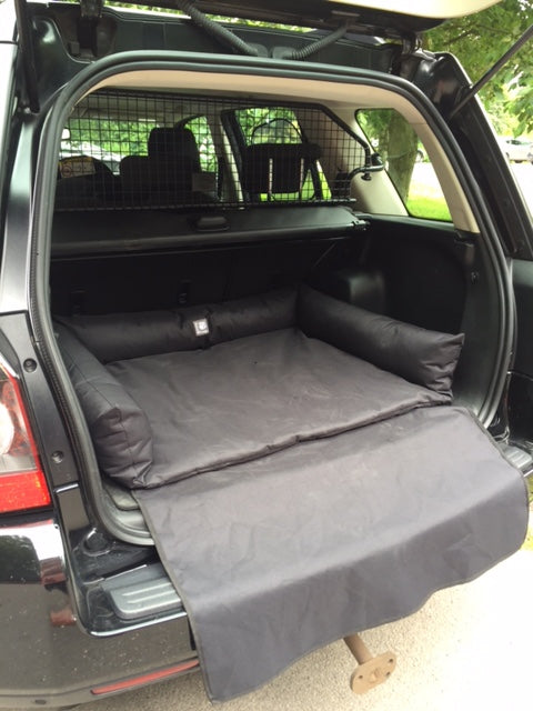 Danish Design Boot Bed 100 x 78 x 21cm